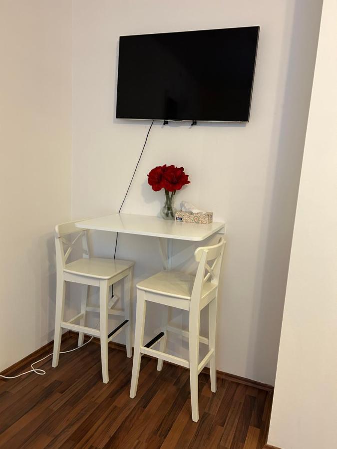 Cozy Homestay At Andel Prague Praga Exterior foto